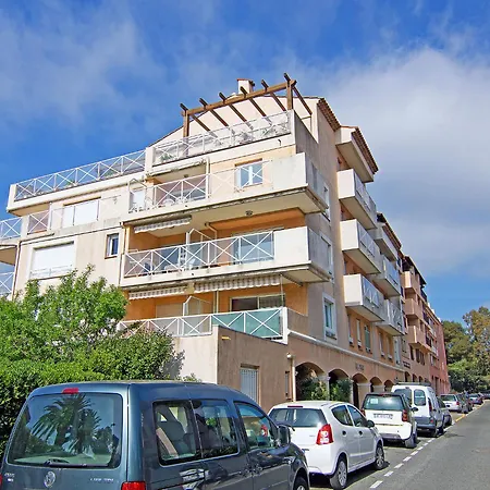 Les Jardins De La By Interhome Apartamento