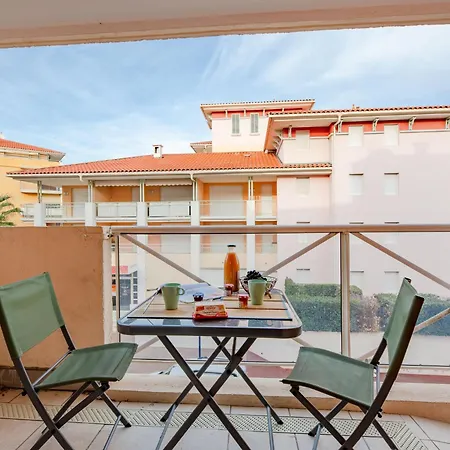 Apartamento Les Jardins De La By Interhome *